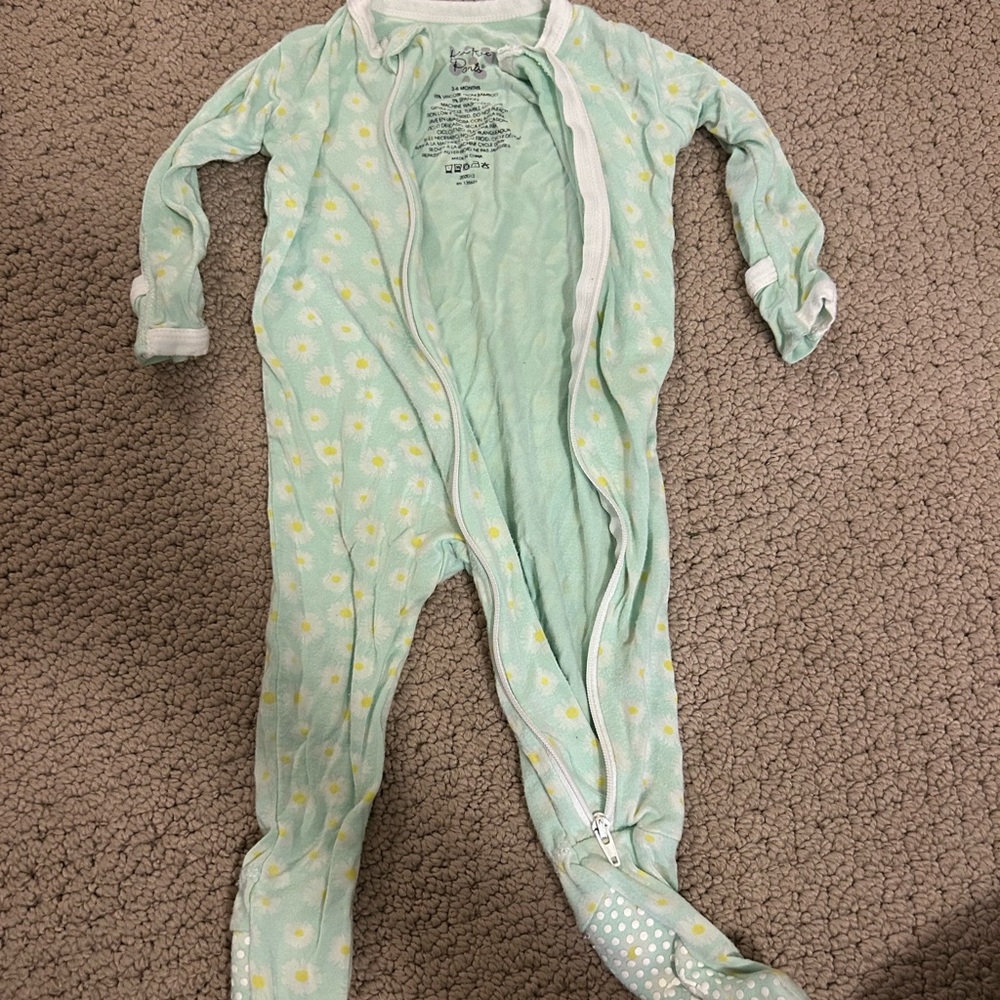 Kickee Pants zip Up footies